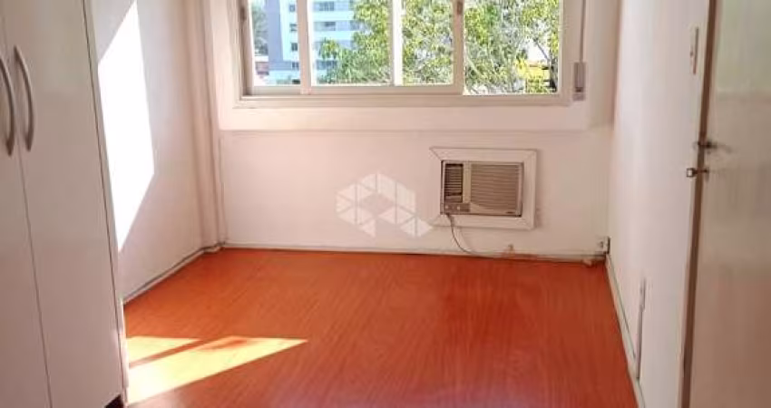 Apartamento 02 dormitórios no Partenon.