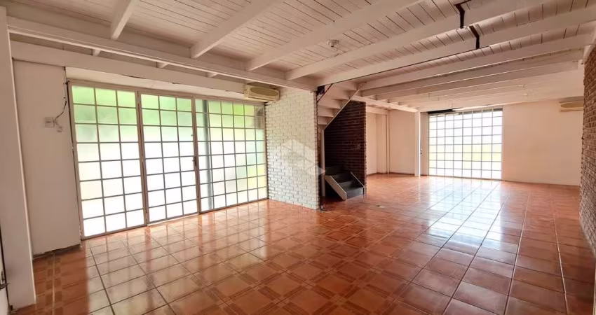 Loja com 140m² privativos  no Bairro Floresta Porto Alegre