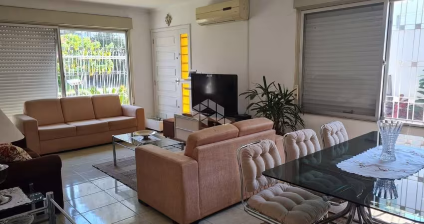 Casa 3 dormitórios, 1 suíte, Jardim Itú Sabará, Porto Alegre