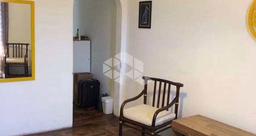 Apartamento 02 dormitórios no Bairro Navegantes