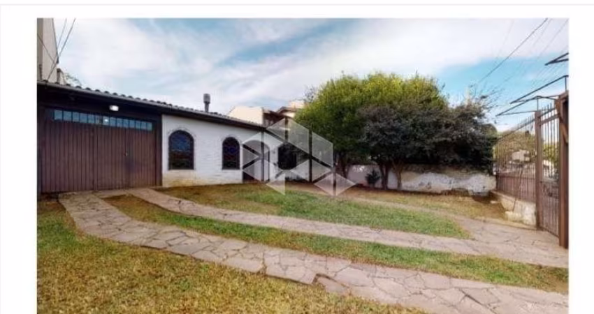 Casa 3 Dormitórios/Quartos, 2 Vagas/Box no Guarujá