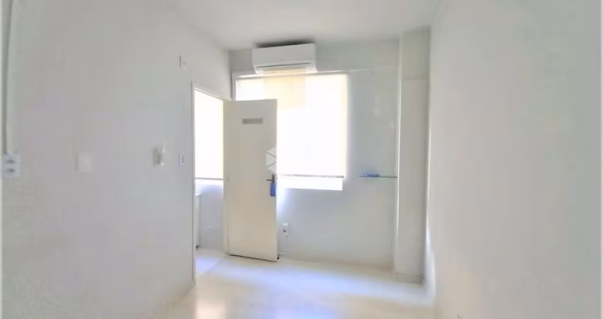 Apartamento para venda  de 1 dormitório, reformado, semi mobiliado  no bairro Centro Histórico  em Porto Alegre/RS