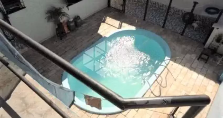 Casa de 3 quartos com piscina no bairro Santa Tereza