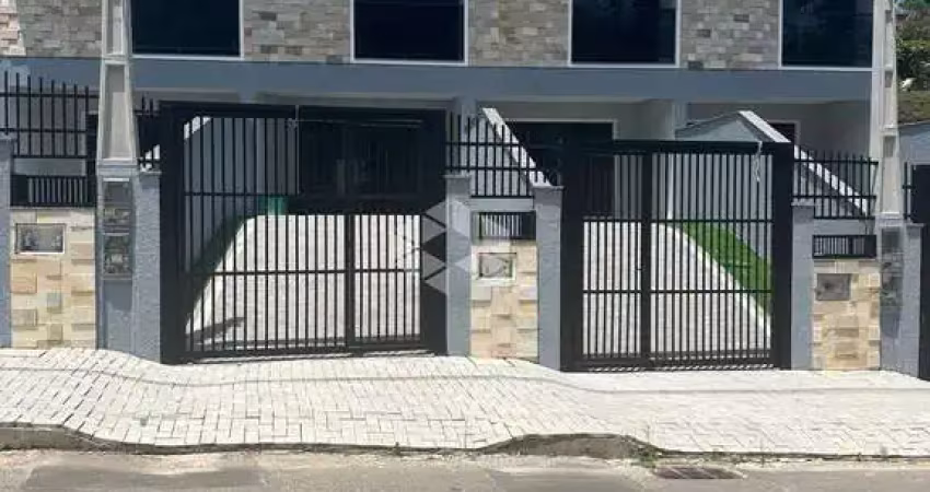 Casa geminada suíte   2 quartos/dormitórios no bairro três rios do norte, jaraguá do sul, sc