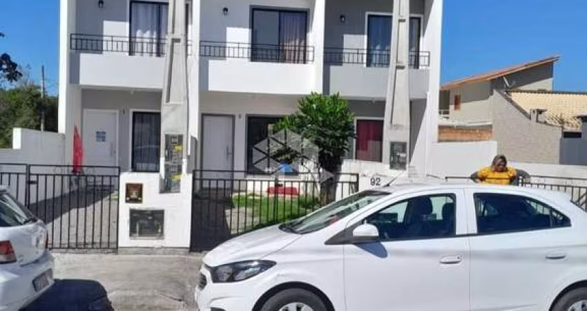 Casa com 02 quartos/dormitórios no bairro Forquilhas, em São José- SC