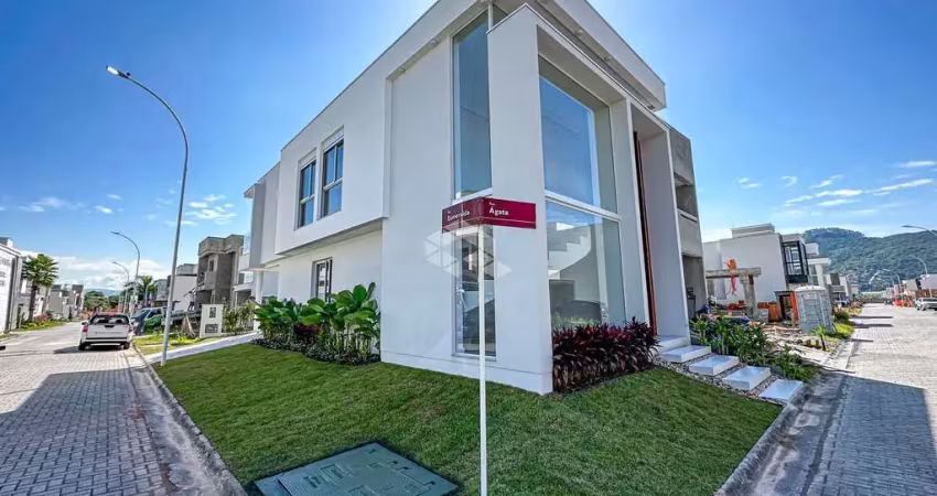 Casa em condomínio fechado com 3 quartos à venda na Avenida Wilson Castelo Branco, 540, Beira Rio, Biguaçu