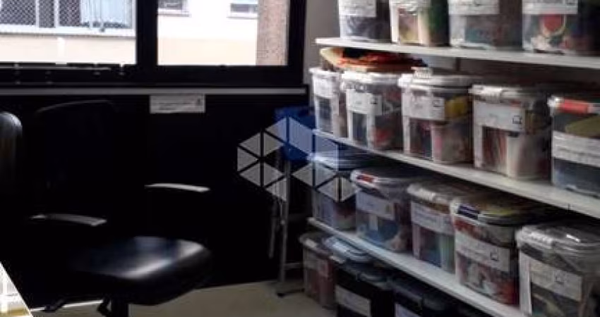 Sala com garagem no Menino Deus