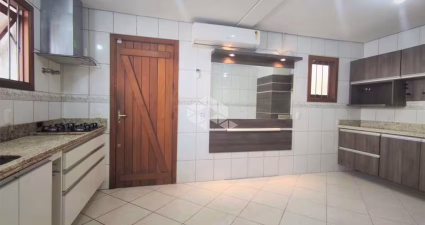Casa em Condominio 03 dormitórios - Landel de Moura