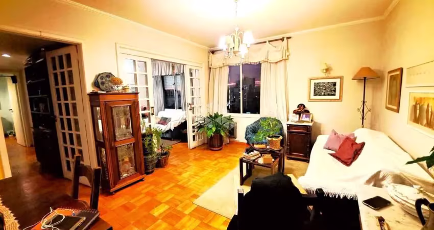 Apartamento de 2 dormitórios com vaga de garagem coberta a metros do parque da redenção e da ufrgs