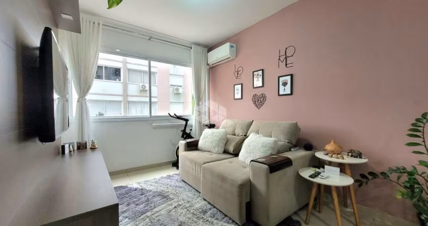 Apartamento semi mobiliado de 02 dormitórios com 50m² privativos com vaga próximo ao Partenon