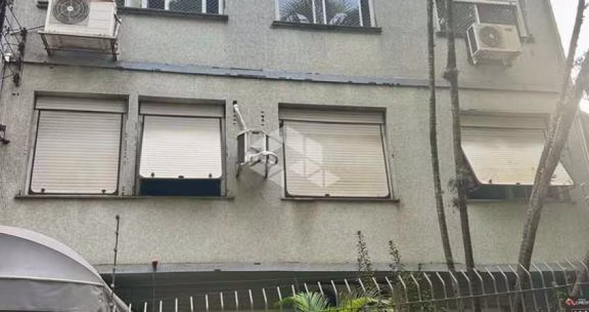Apartamento no Bom Fim, 2 dormirtórios, desocupado, próximo ao Hospital de Clínicas.