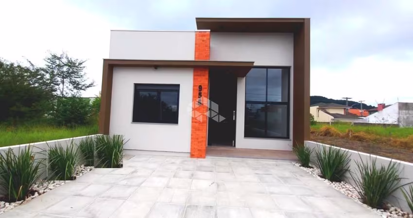 Casa 3 dormitórios no bairro Hípica, Porto Alegre.