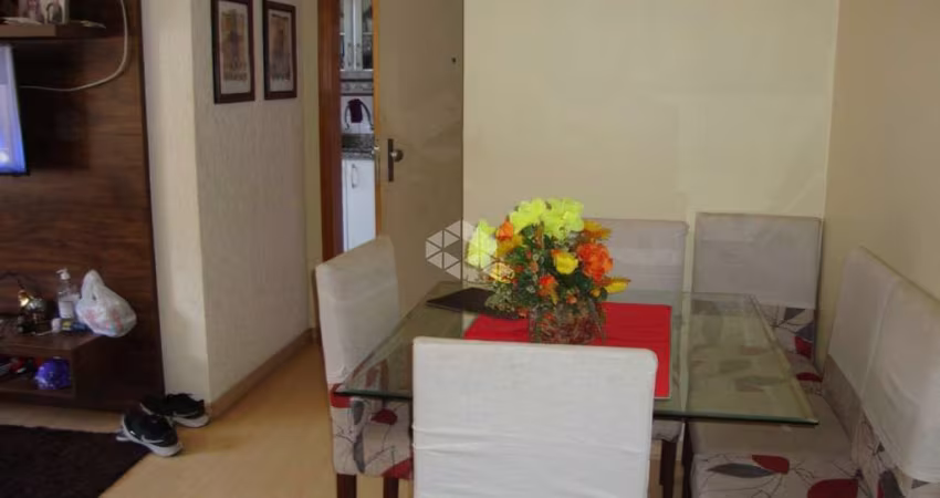bom apartamento 02 dormitórios com sacada no bairro Azenha em Porto Alegre