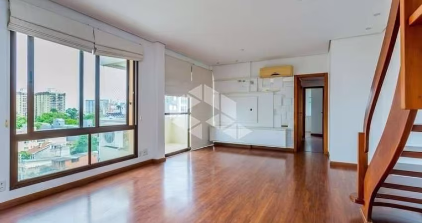 Cobertura de 2 dorm/quartos, 1 suite e 2 vagas no Bairro Menino Deus