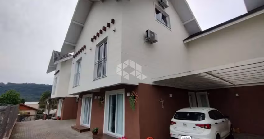 Casa de Condomínio em Várzea Grande