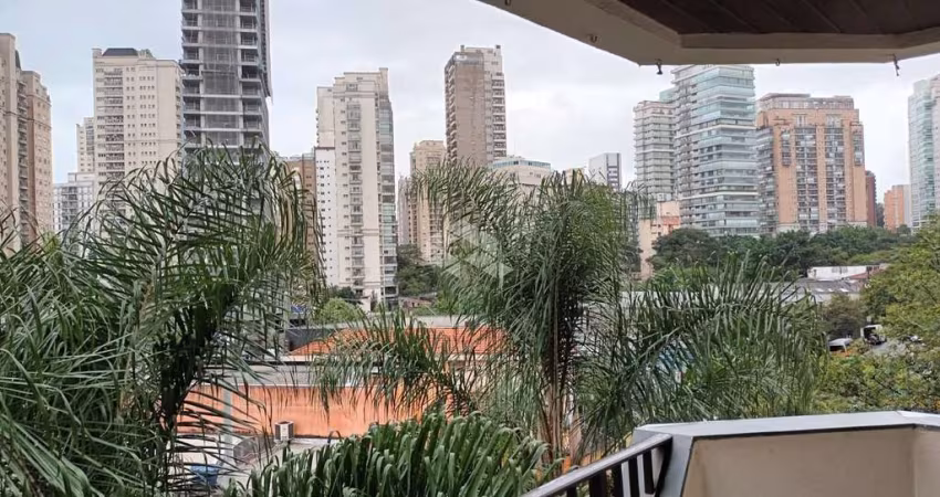 Apartamento com 3 dormitórios (1 suíte) à venda, 129 metros e 2 vagas - Moema - São Paulo/SP
