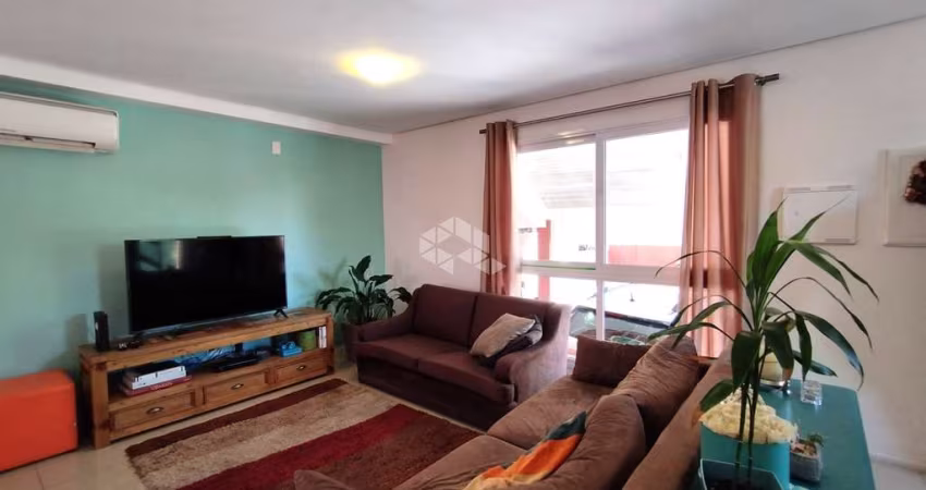 CASA EM CONDOMÍNIO COM 3 DORMITÓRIOS E 2 VAGAS