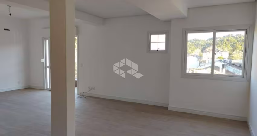 Apartamento novo no centro.