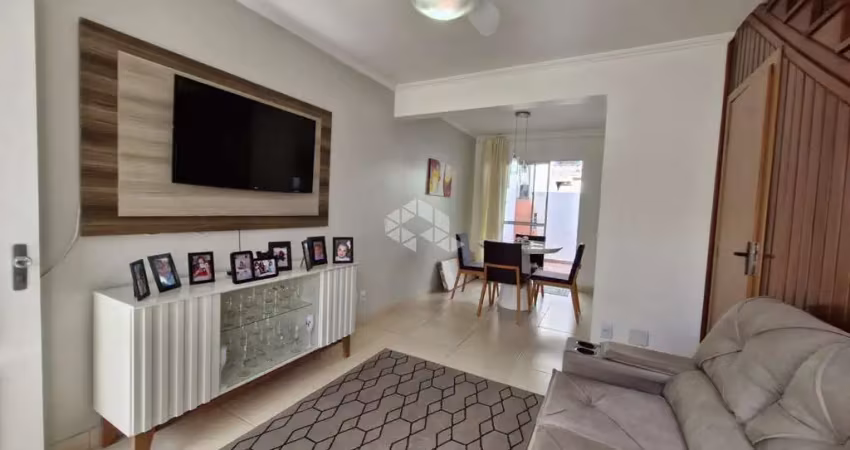 Casa em condomínio 2 dormitórios, semimobiliada,1 vaga de garagem, no bairro Humaitá