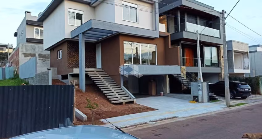Excelente Casa NOVA no Condomínio de alto padrão 04 dormitórios em Gravataí