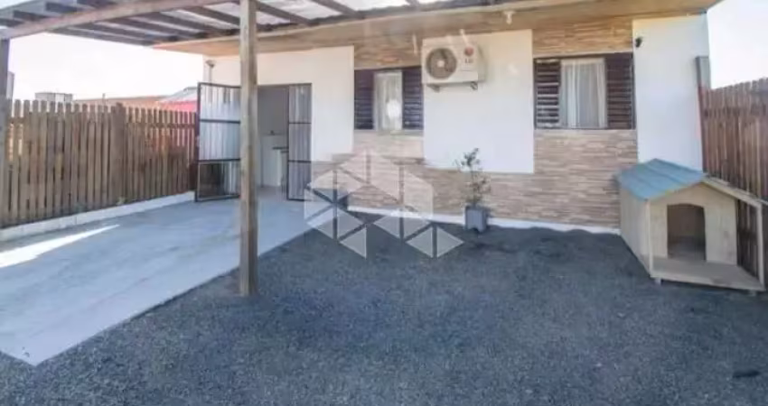 Casa térrea, 2 dormitórios, localizado em rua bombinhas, bairro brigadeira canoas