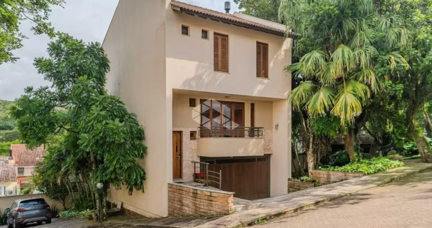 Casa de Condomínio em Jardim Isabel