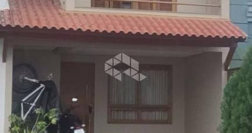 Casa tipo sobrado com 3 dormitórios, sendo 1 suíte, lavabo, piscina, Condomínio Jardins do Prado