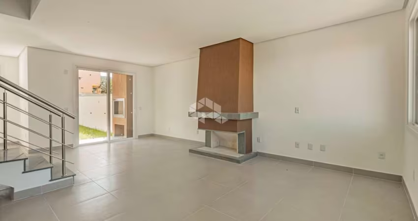 CASA NOVA DE 3 DORMITÓRIOS, PÁTIO E 2 VAGAS NA ZONA SUL