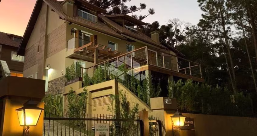 Casa 3 dormitórios, 143m³, no Parque das Hortênsias, bairro ao lado do Laje de Pedra em Canela