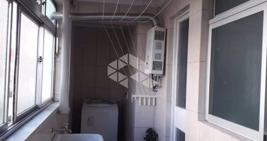 Apartamento dois dormitórios com garagem, sacada e elevador , 75m² área privativa no bairro Menino Deus