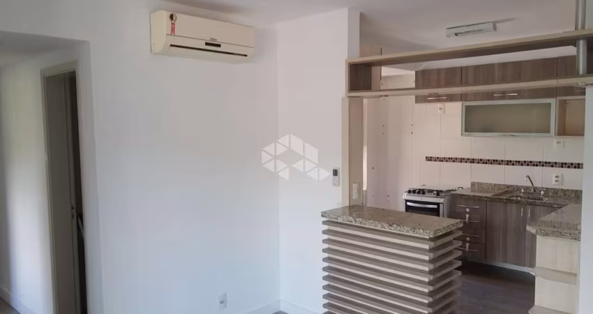 Excelente apartamento de frente com sol da manhã, possui 03 dormitórios.