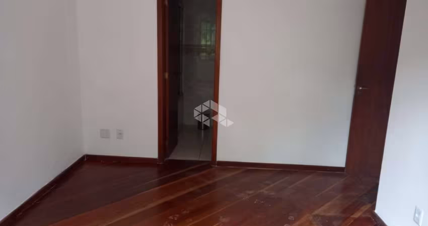 Apartamento 3 quartos no Bairro Jardim Itú em Porto Alegre