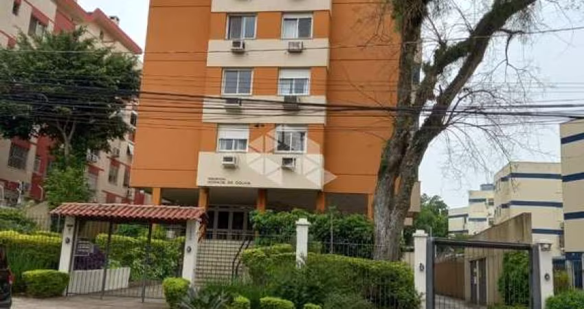 Apartamento com 3 dormitórios, sendo 1 suíte, churrasqueira e vaga escriturada no bairro Tristeza