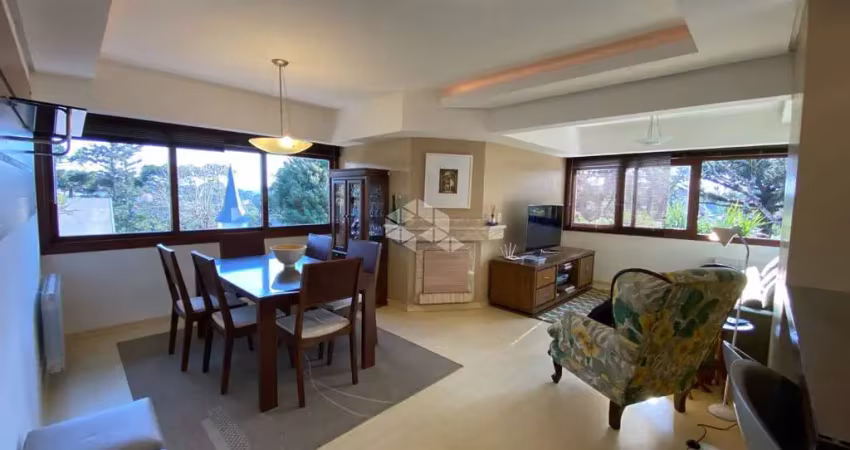 Apartamento 3 dormitórios, 1 vaga, no centro, a 5 minutos da rua coberta de gramado
