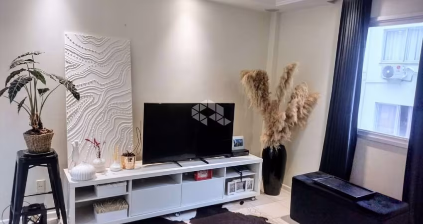 Apartamento de 2 dormitórios no Centro de Florianópolis/SC