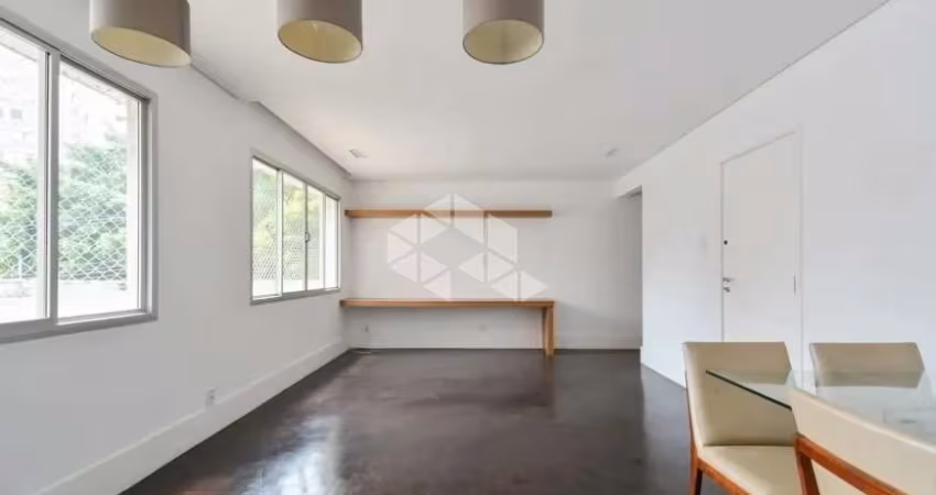 Apartamento à venda em Perdizes, São Paulo-SP, com 3 quartos, 1 suíte, 2 salas, 3 banheiros, Dependência empregada, 1 vaga e 141,00 m² de área