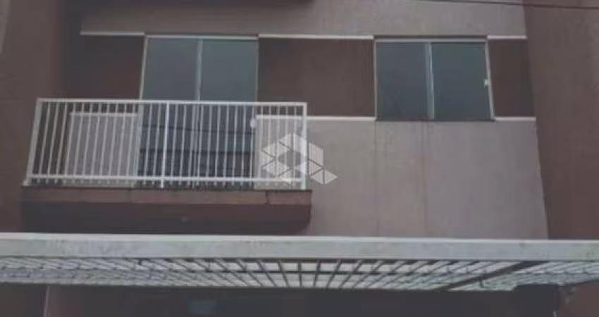 Excelente Sobrado no Bairro Iririú COM MUITO ESPAÇO quatro quartos e três banheiros CONFIRA!