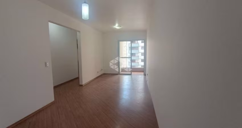 Apartamento reformado à venda na Zona Norte com 3 dormitórios (1 suíte), varanda e lazer completo