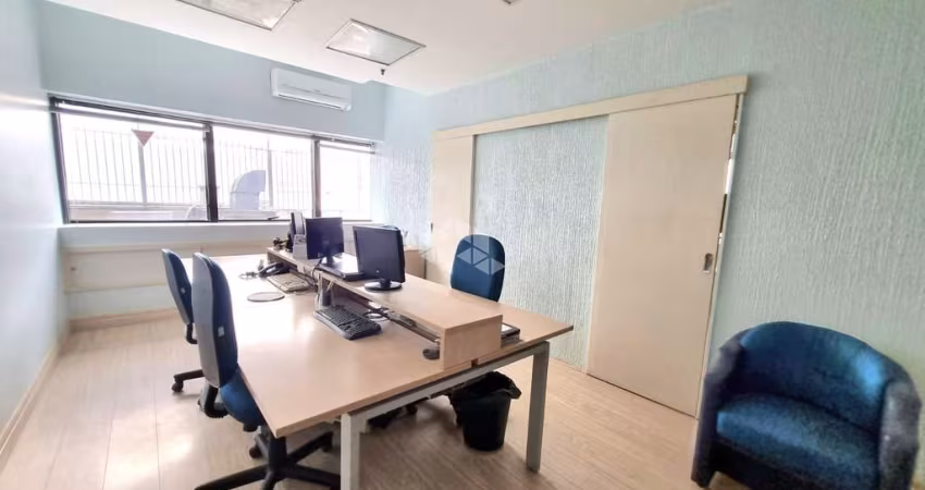 Sala comercial com vaga  47m² privativos Av Cristóvão Colombo bairro Floresta