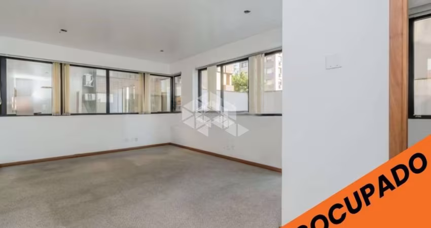 Crédito Real vende SALA / CONJUNTO comercial com VAGA de garagem no bairro Auxiliadora em Porto Alegre - RS.