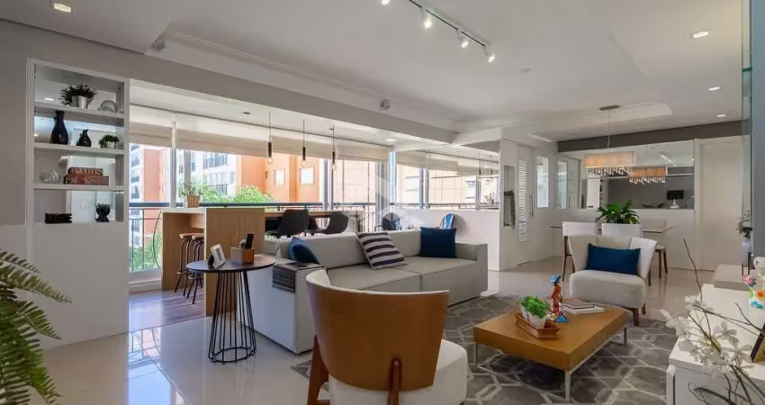 Apartamento com 3 quartos à venda na Avenida Túlio de Rose, 330, Jardim Europa, Porto Alegre