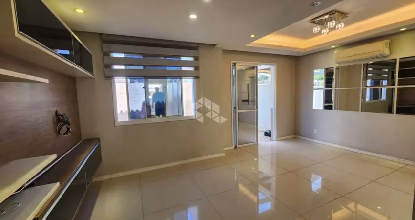 Casa em condominio 3 dormitorios, sótão, pátio e 2 vagas com pergolado.