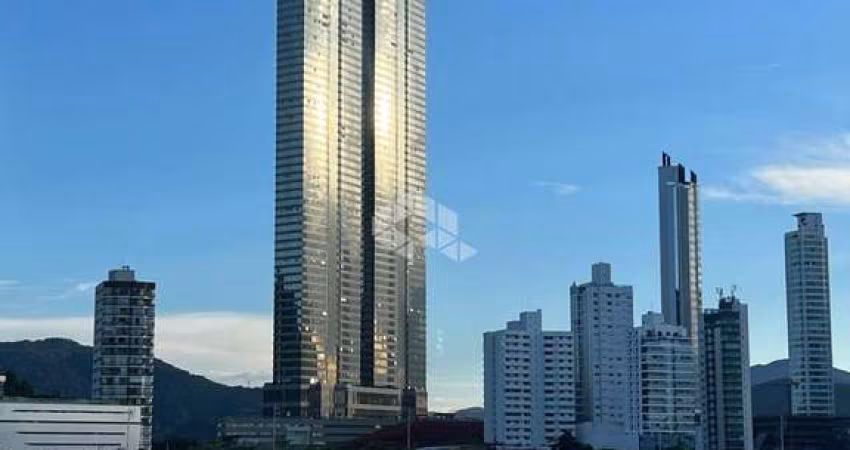 Apartamento 4 suítes com vista mar no Yachthouse