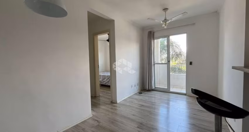 Apartamento de 02 dormitórios, sacada,  2 banheiros, com vaga, no Teresópolis