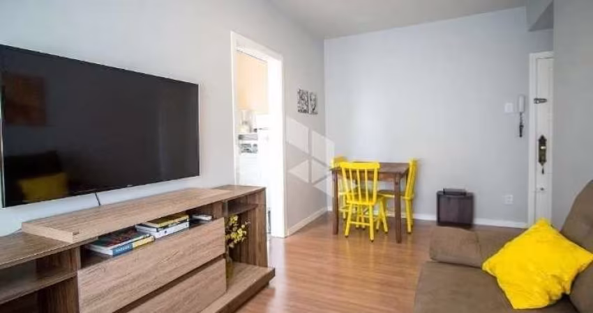 Apartamento 2 Dormitorios com 1 vaga de garagem, no Bairro Santo Antonio