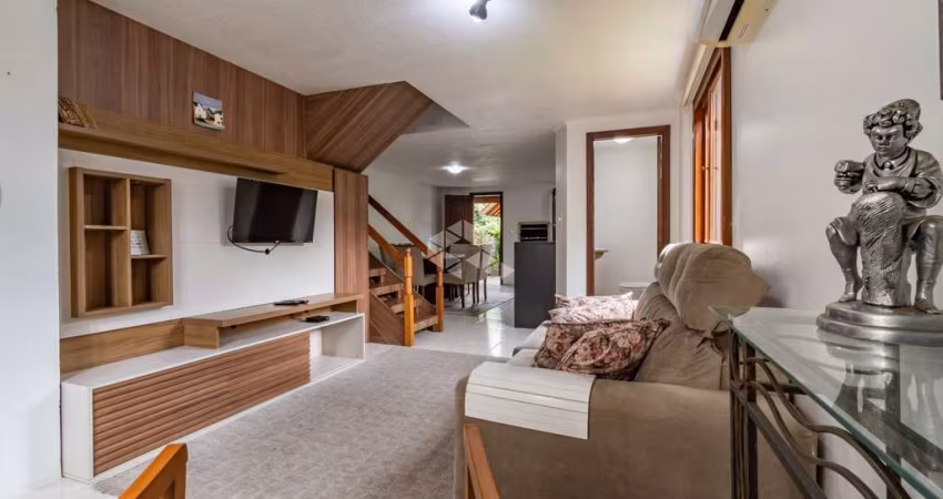 Casa Triplex Mobiliada com 3 Dormitórios em Localização Privilegiada