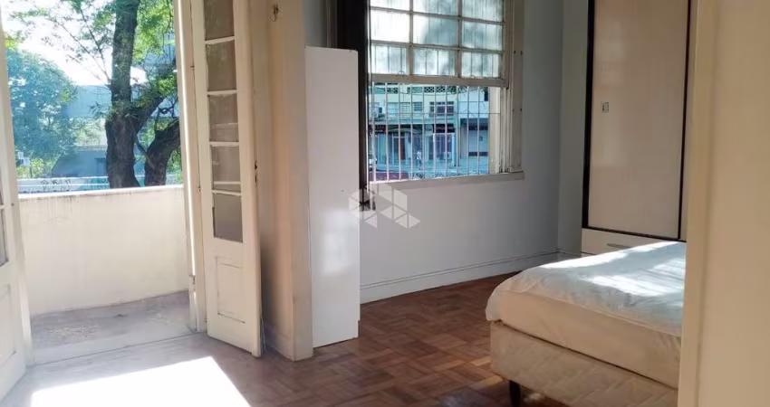 Apartamento 2 Dormitórios no Centro Histórico