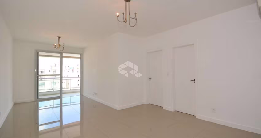 APARTAMENTO Á VENDA COM 3 QUARTOS SENDO 1 SUÍTE E 2 VAGAS DE GARAGEM NO BAIRRO CANTO EM FLORIANÓPOLIS/SC.