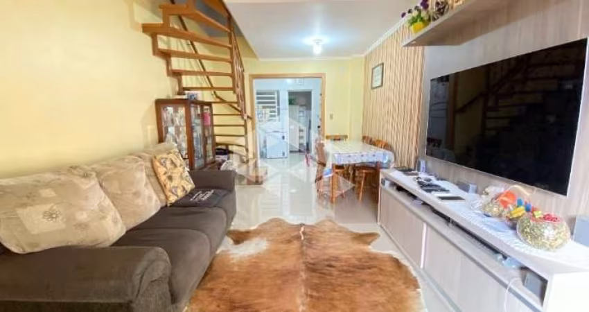 DUPLEX SEMIMOBILIADO PRÓXIMO AO CENTRO COM 2 DORMITÓRIOS