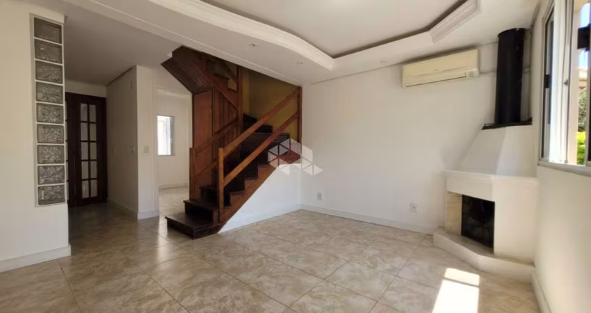 Casa em Condominio com 3 dormitórios e 1 vaga de garagem no Bairro Humaita, Em Porto Alegre